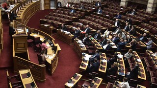 Εξεταστική: Εισηγήσεις στην κυβέρνηση να στήσει δική της κάλπη  - Ανεβάζει την πίεση στον ΣΥΡΙΖΑ