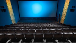 Απελευθερώνεται το ωράριο των κινηματογράφων και των θεάτρων: Παραστάσεις όλο το 24ωρο