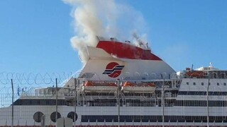 Λήξη συναγερμού στο λιμάνι της Πάτρας: Έσβησε η φωτιά στο πλοίο