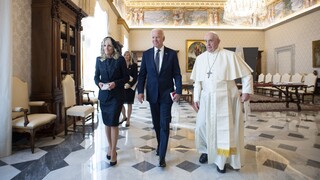 Συνάντηση πάπα Φραγκίσκου με Τζο και Τζιλ Μπάιντεν πριν την έναρξη της G20