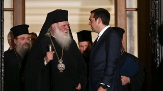 Τσίπρας σε Ιερώνυμο: Η Εκκλησία προτείνει αυτό που δεν τολμά η κυβέρνηση να εφαρμόσει