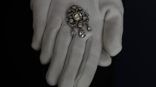 Στο «σφυρί» βασιλικά κοσμήματα που βγήκαν λαθραία από τη Ρωσία κατά την Οκτωβριανή Επανάσταση