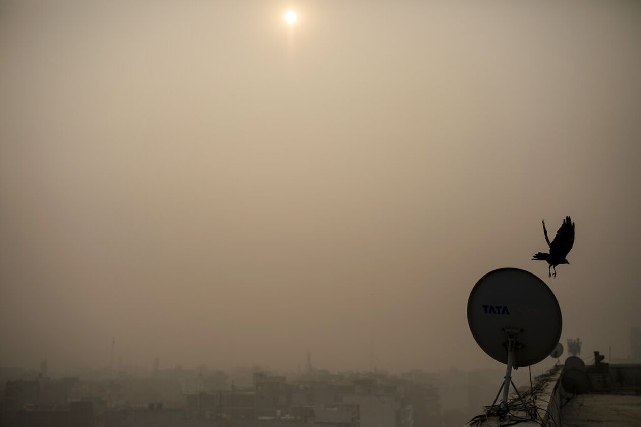 https://cdn.cnngreece.gr/media/news/2021/11/08/288578/photos/snapshot/india-pollution1.jpg
