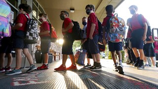 Τέξας: Δικαστήριο ανατρέπει διάταγμα που απαγόρευε την υποχρεωτική χρήση μάσκας στα σχολεία