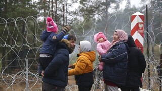 Προσφυγική κρίση: Εκατοντάδες εγκλωβισμένοι στα σύνορα Λευκορωσίας - Πολωνίας μέσα στο ψύχος