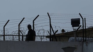 «Συναγερμός» στις φυλακές Κορίνθου: Ανήλικοι κρατούμενοι έβαλαν φωτιά στα στρώματά τους