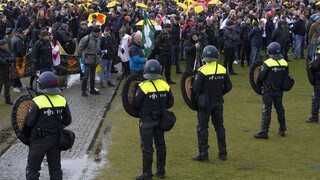 Κορωνοϊός - Ολλανδία: Πετροπόλεμος και μολότοφ μετά την επαναφορά του μερικού lockdown