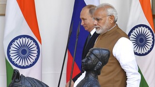 «Φθάνουν» οι ρωσικοί S-400 στην Ινδία και μαζί τους οι αμερικανικές κυρώσεις