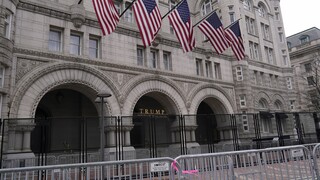 Αναδουλειές για τον Τραμπ; Πουλάει το ξενοδοχείο του στην Ουάσινγκτον έναντι 375 εκατ. δολαρίων