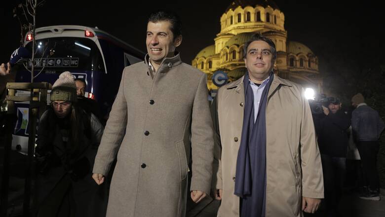 Το κεντρώο κόμμα των Πέτκοφ-Βασίλεφ κερδίζει της εκλογές στη Βουλγαρία