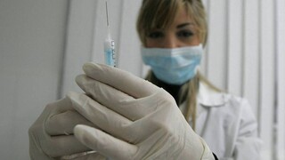 Εμβόλια κορωνοϊού και γρίπης: Τι ισχύει για την χορήγησή τους