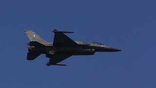 Ατύχημα με μαχητικό F-16 στην Ανδραβίδα - Σώος ο πιλότος