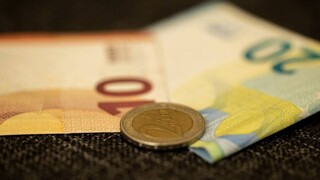 Στα 391,20 δισ. ευρώ θα ανέλθει το δημόσιο χρέος το 2022