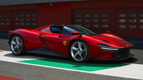 Αυτή είναι η νέα super Ferrari Daytona SP3 που απευθύνεται σε λίγους