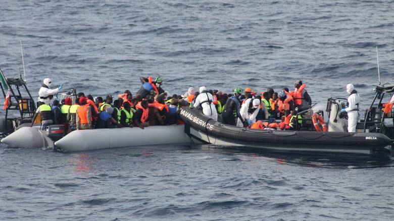 Ναυάγιο προσφύγων ανοιχτά της Κρήτης: Σε εξέλιξη η επιχείρηση διάσωσης - Ένας νεκρός