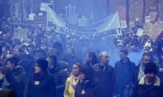 Κορωνοϊός: Επεισόδια και στις Βρυξέλλες στις διαδηλώσεις για τα νέα μέτρα περιορισμού