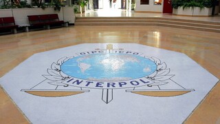 Αντιδράσεις διεθνώς για αμφιλεγόμενο υποψήφιο που διεκδικεί τα ηνία της Interpol