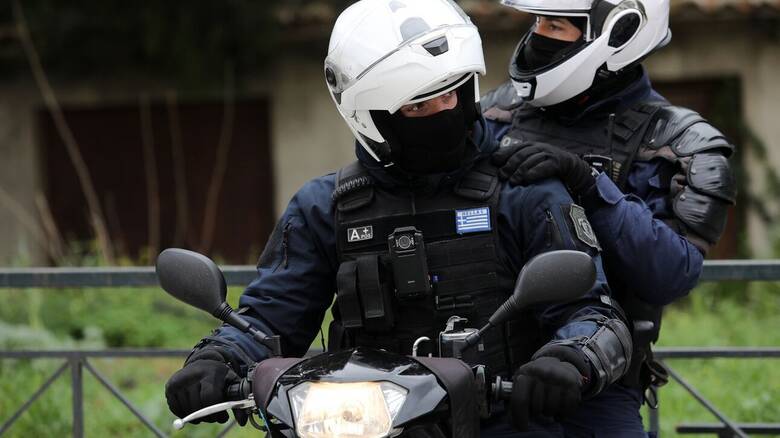 Θεοδωρικάκος: Ανεμβολίαστο το 20% των αστυνομικών