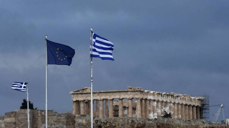 Τα τρία σενάρια της Κομισιόν για την βιωσιμότητας του ελληνικού χρέους