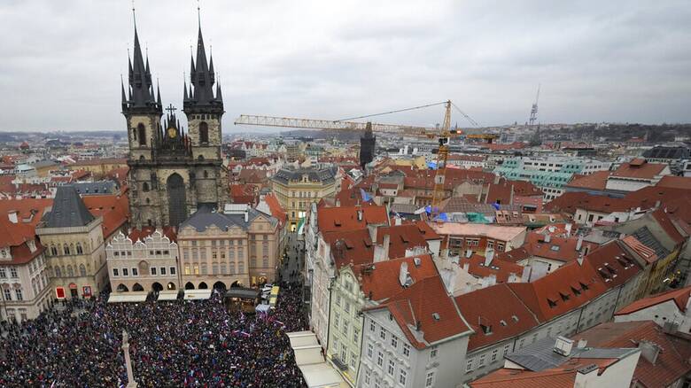 Κορωνοϊός - Τσεχία: Κλείνει τις χριστουγεννιάτικες αγορές υπό την πίεση της πανδημίας