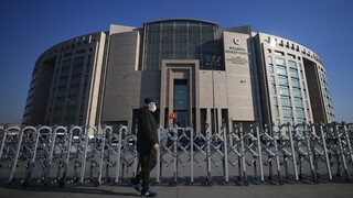 Τουρκικό δικαστήριο αποφάσισε την παράταση της κράτησης του Οσμάν Καβάλα