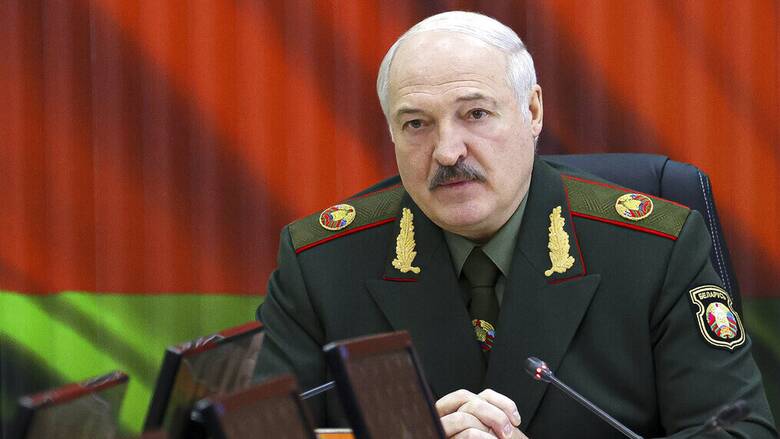 Λουκασένκο καλεί Πούτιν να εγκαταστήσει πυρηνικά όπλα στη Λευκορωσία