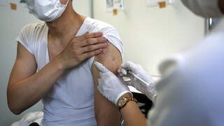 Κορωνοϊός - ΟΟΣΑ: Σύσταση για επιτάχυνση εμβολιασμών λόγω μετάλλαξης Όμικρον