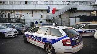 Γαλλία: Άνδρας ντυμένος νίντζα επιτέθηκε σε γυναίκες αστυνομικούς με ξίφος