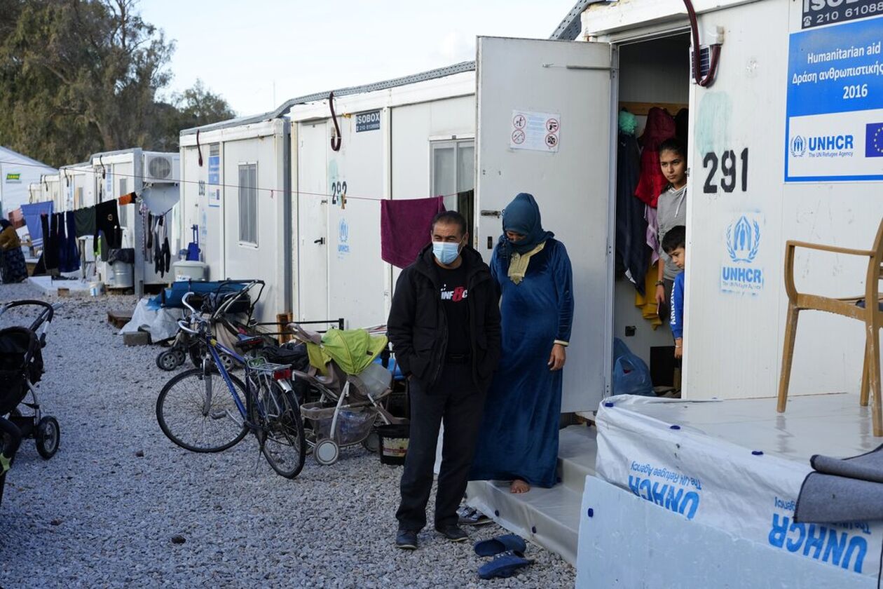 اخبار اليونان - البابا فرنسيس يصل إلى مخيم المهاجرين في جزيرة ليسبوس اليونانية