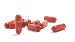 «Πόλεμος» Merck - Pfizer για το χάπι κατά του κορωνοϊού - Οι ανησυχίες για το φάρμακο
