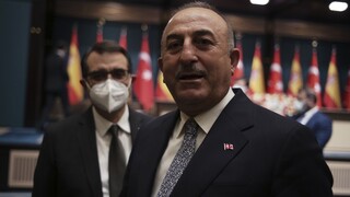Διάψευση Τσαβούσογλου: Η Τουρκία δεν ζητάει χρήματα από το Κατάρ