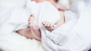 Επίδομα μητρότητας: Ψηφιακά από σήμερα – Καταργείται η υποχρεωτική προσέλευση στον ΕΦΚΑ