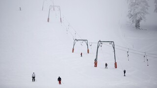 Σκι με μάσκα: Τι ισχύει πλέον στα χιονοδρομικά κέντρα - Τα νέα μέτρα προστασίας