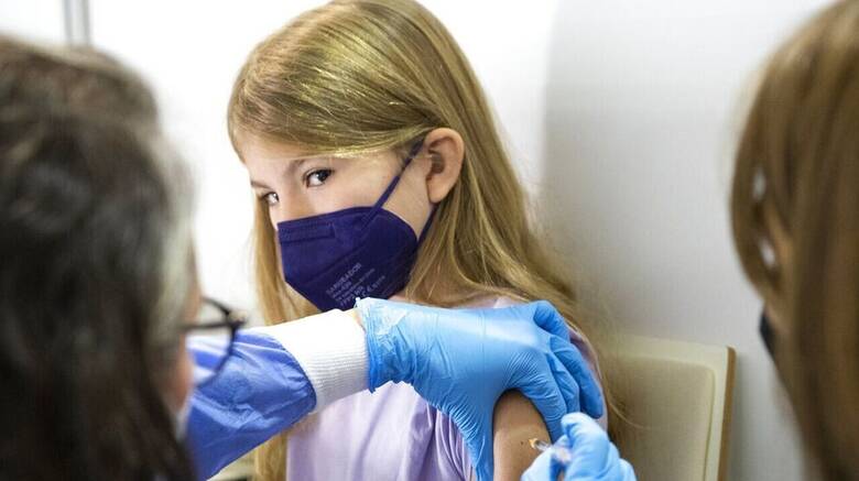 Προτροπή Χρούσου για εμβολιασμό παιδιών: Το επικίνδυνο σύνδρομο, αν νοσήσουν με covid
