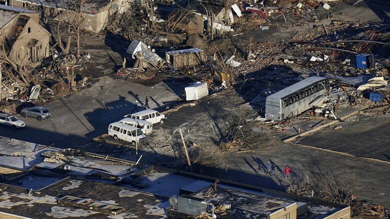 Σε κατάσταση μείζονος καταστροφής το Κεντάκι: Ανεμοστρόβιλος παρέσυρε φωτογραφία... 210 χλμ. μακριά