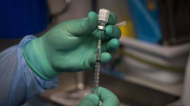 ΠΟΥ: Πιθανόν λιγότερο αποτελεσματικά τα εμβόλια έναντι της Όμικρον