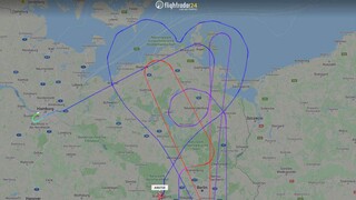 Love is in the air: Το τελευταίο superjumbo Α380 της Airbus αφήνει ένα μήνυμα αγάπης στον ουρανό