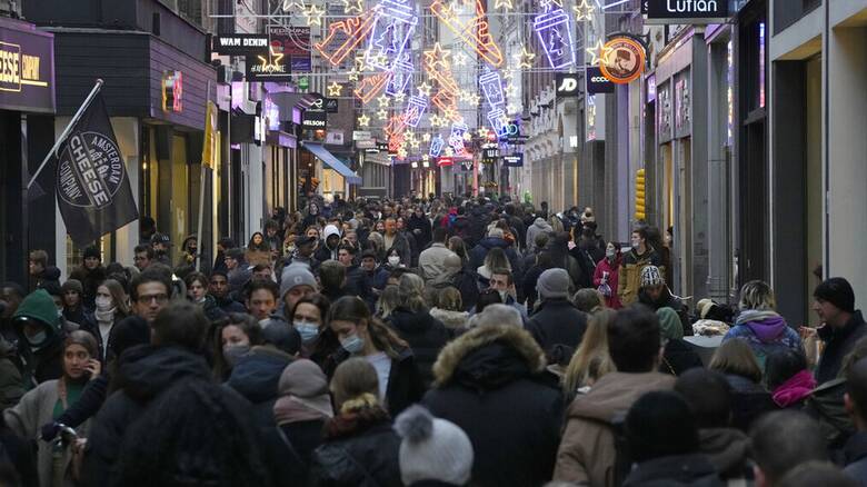 Ολλανδία: Πρώτη ημέρα του «εορταστικού» lockdown με άδειους δρόμους και κλειστά καταστήματα