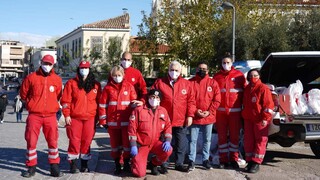 Ελληνικός Ερυθρός Σταυρός: Υποστήριξη αστέγων στο κέντρο της Αθήνας λόγω ψύχους