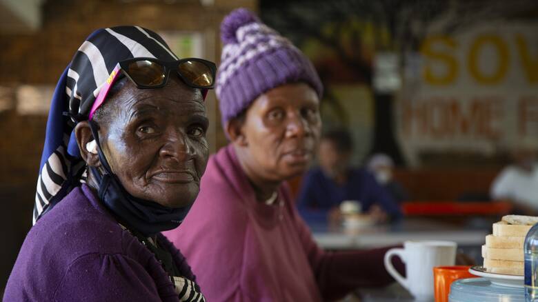 Η Όμικρον επελαύνει στην Αφρική: Πάνω από 9 εκατ. τα κρούσματα - Ξεπέρασαν τους 220.000 οι νεκροί