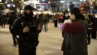 «Σαφάρι» ελέγχων από 10.000 αστυνομικούς τα Χριστούγεννα - Τα λαβράκια της ΕΛ.ΑΣ σε νυχτερινά κέντρα