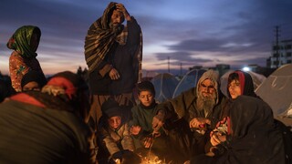 Αφγανιστάν: Στο έλεος του χειμώνα και του οικονομικού «πνιγμού»