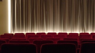 Κορωνοϊός: Οι κινηματογραφικές αίθουσες δεν εντάσσονται στον περιορισμό ωραρίου