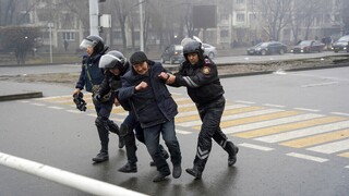 Καζακστάν: Περίπου 2.000 συλλήψεις στο Αλμάτι - Πλαφόν στις τιμές των καυσίμων