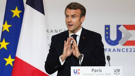 Γαλλία: Επιμένει ο Μακρόν στη δήλωση ότι θέλει να «εκνευρίσει» τους ανεμβολίαστους