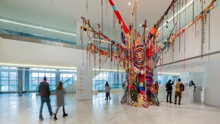 New York Times: Ένας κόμβος για τη σύγχρονη τέχνη δημιουργείται στη σκιά της Ακρόπολης