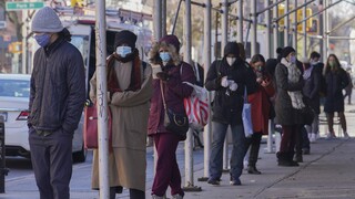 Κορωνοϊός: Ξεπέρασαν τα 60.000.000 τα κρούσματα στις ΗΠΑ - Κύμα μολύνσεων λόγω Όμικρον