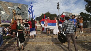 Έντονο το ελληνικό στοιχείο στους πανηγυρισμούς υπέρ Τζόκοβιτς - Ακούστηκε ακόμη και συρτάκι