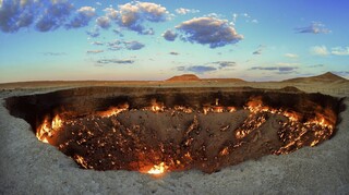 «Πύλη της Κολάσεως»: Ελληνοκαναδός επιστήμονας αφηγείται την κατάβαση στον κρατήρα του Τουρκμενιστάν