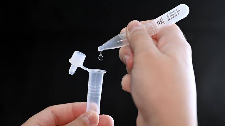Κορωνοϊός - Προειδοποίηση FDA: Μη χρησιμοποιείτε τα γρήγορα self test στον λαιμό αντί για τη μύτη